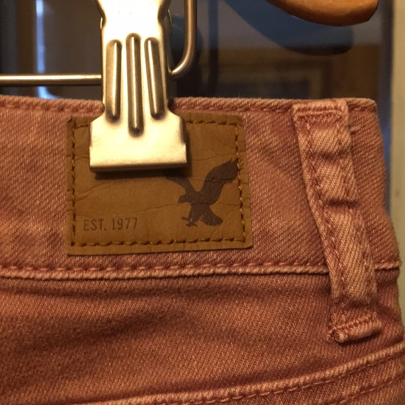 Rose colored American Eagle Distressed Shorts - Picture 5 of 7